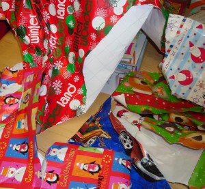 5 ways to reuse Christmas wrapping paper